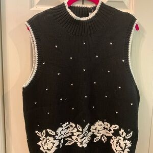 Liz Claiborne mock neck top with floral white border